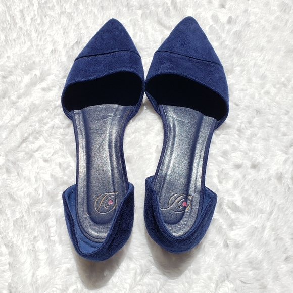 Heart in D Blue Suede Flats - Picture 5 of 5